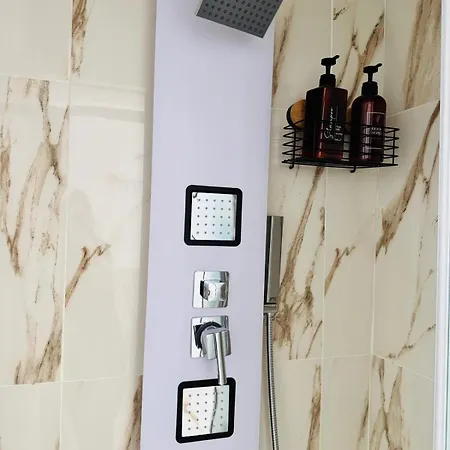 Rihanna&ianis House * Bari