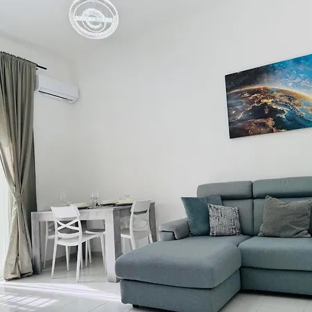 Rihanna&ianis House Bari